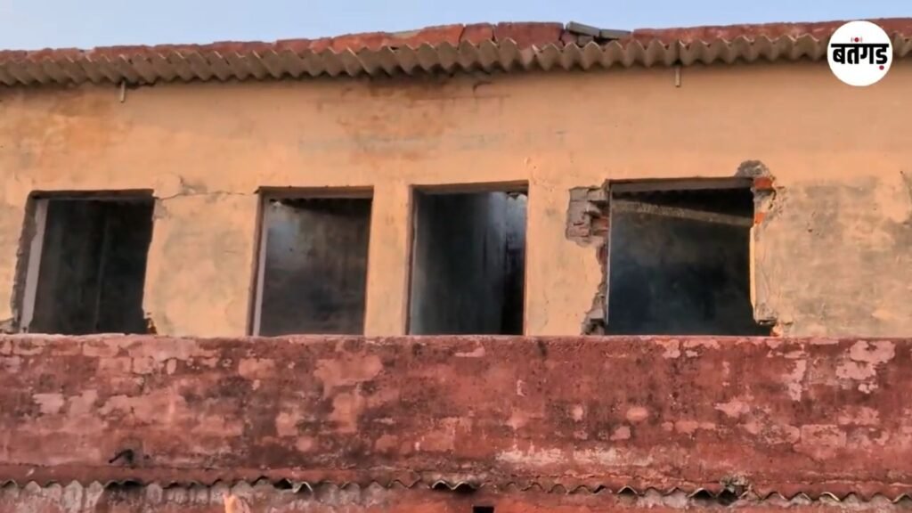 सियासी जंग की भेंट चढ़े करोड़ों के ‘सपनों के महल’: 16 साल से खंडहर में तब्दील हो रहे 536 फ्लैट 19 WhatsApp Image 2026 05 01 at 13.43.50