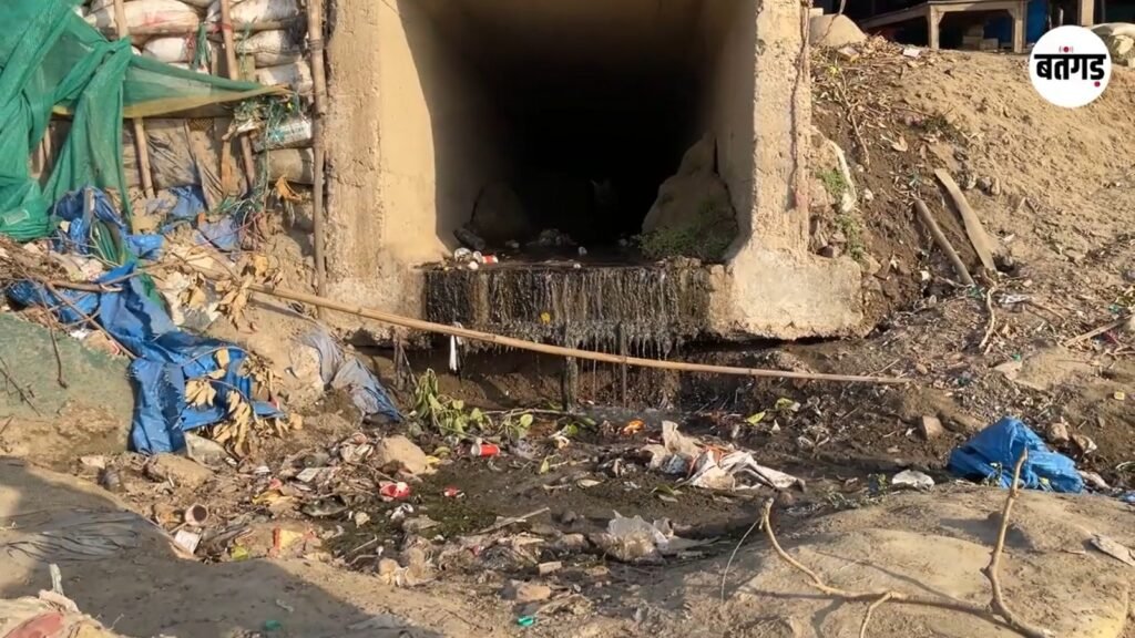 कन्हैया की नगरी में दम तोड़ती यमुना, खुले नालों और गंदगी से आस्था पर संकट 19 WhatsApp Image 2026 06 01 at 1.47.06 PM