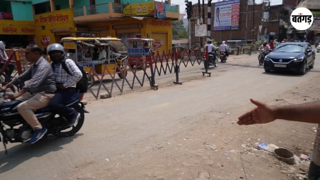 सोनभद्र रेलवे स्टेशन के पास जर्जर नाला बना मुसीबत, बरसात से पहले निर्माण की मांग तेज 19 WhatsApp Image 2026 06 23 at 15.54.25