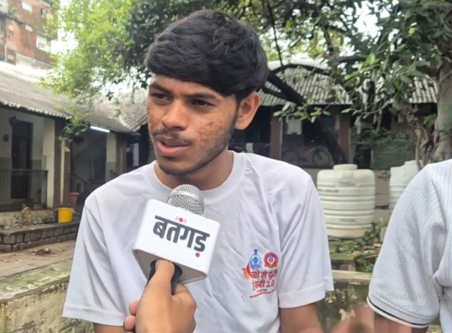 छात्रावासों की बदहाली पर छात्रों का प्रदर्शन 19 Screenshot 111
